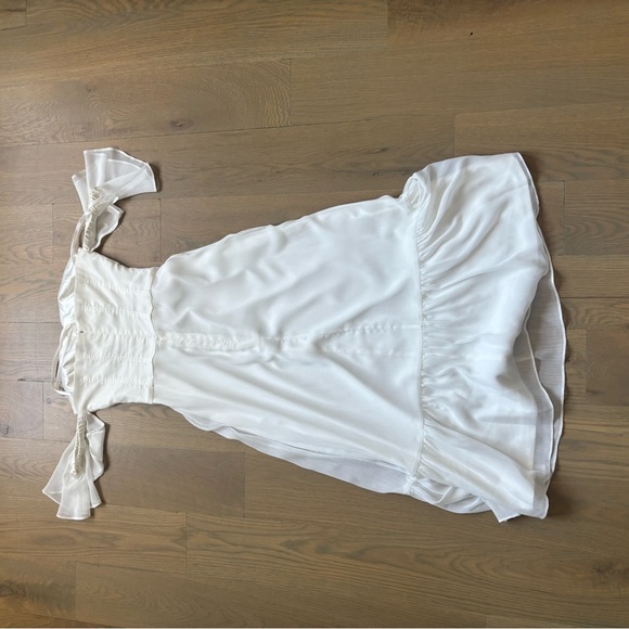 Gianni Bini Elegant White Off-Shoulder Dress - Picture 2 of 3